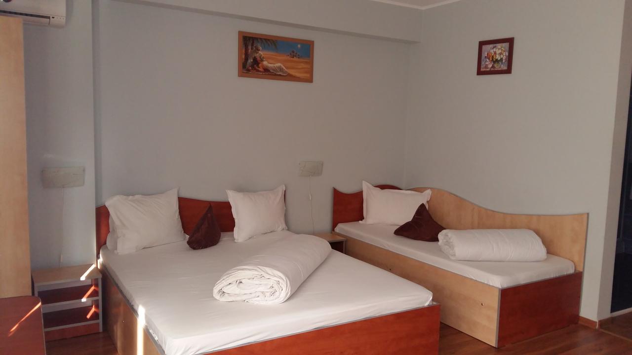 Hotel Corneliuss Galaţi Екстериор снимка